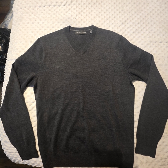 Sakd Fifth Avenue Men's Gray V-Neck Sweater - Picture 2 of 9